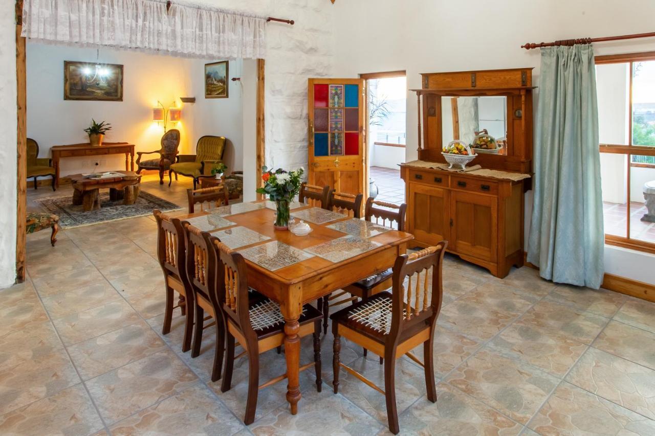 Ravenscliff White House Oudtshoorn