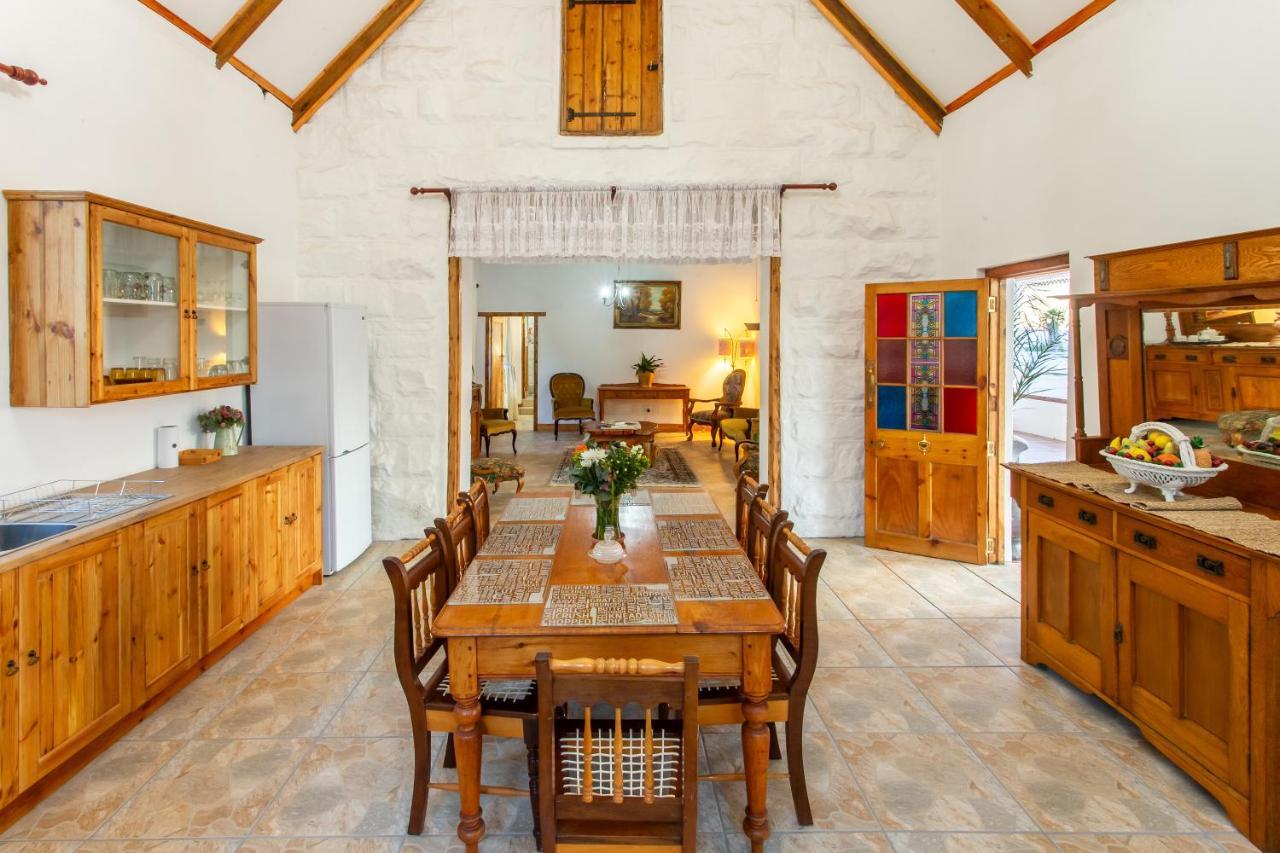 Holiday home Ravenscliff White House