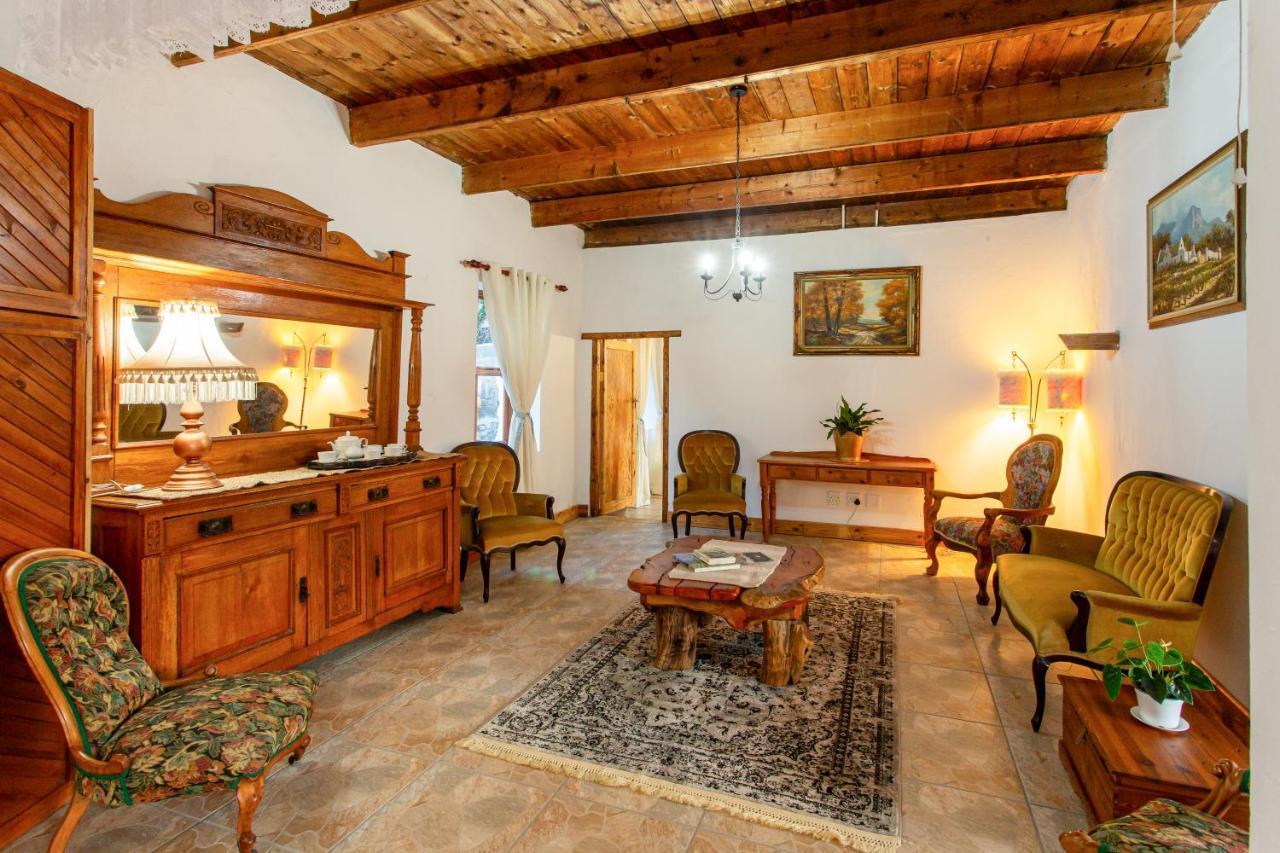 Holiday home Ravenscliff White House Oudtshoorn