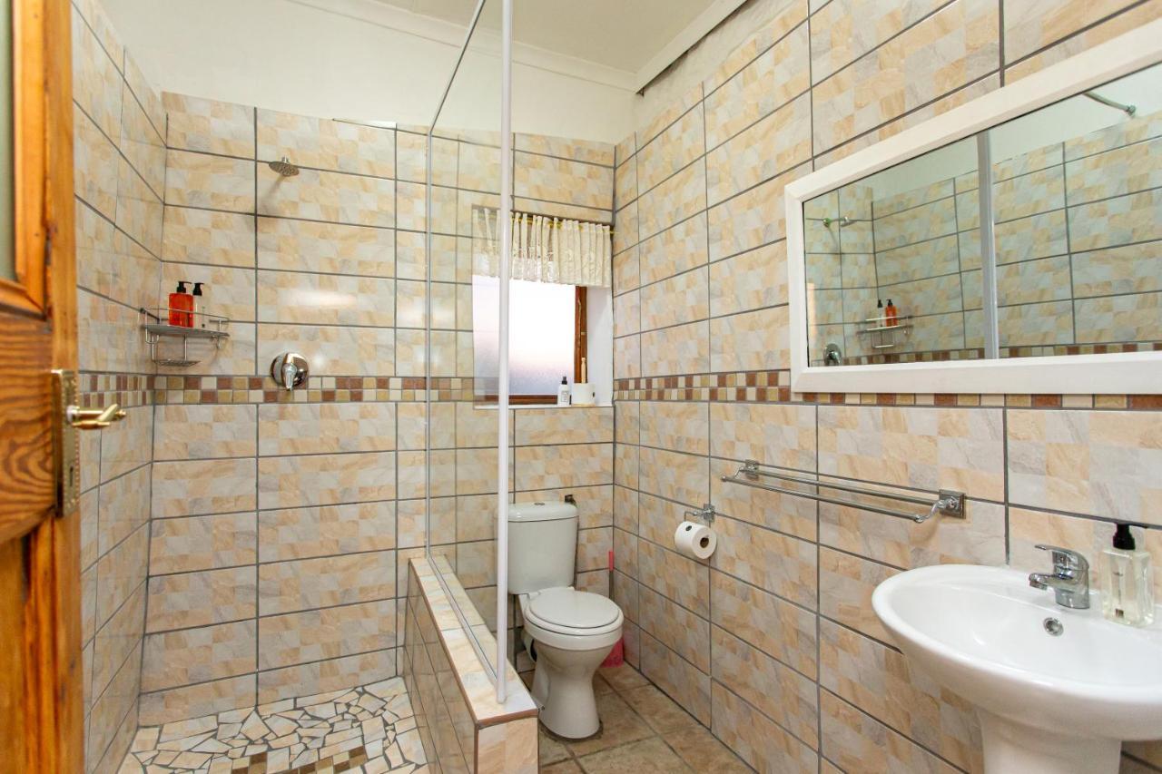 Ravenscliff White House Holiday home Oudtshoorn