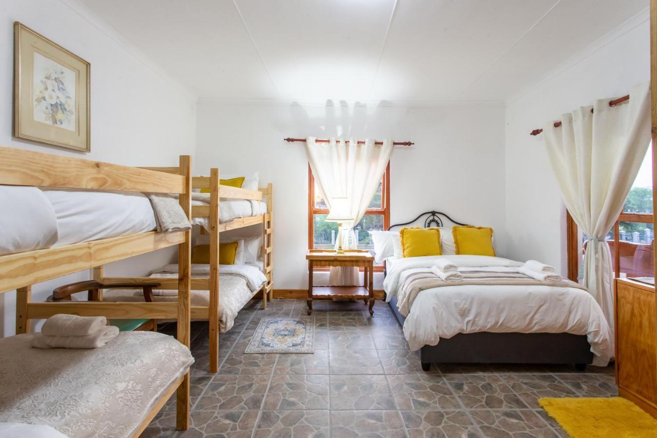 Ravenscliff White House Holiday home Oudtshoorn