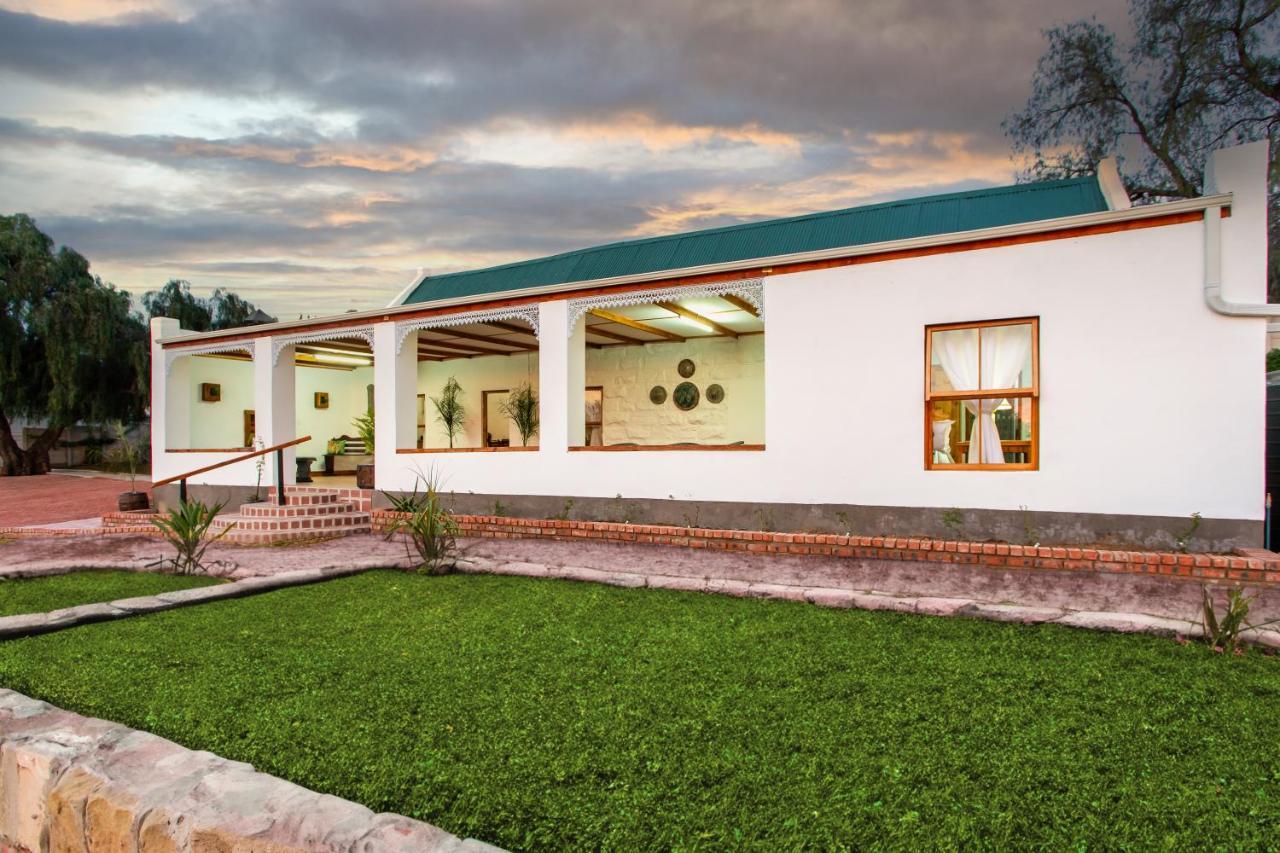 Holiday home Ravenscliff White House Oudtshoorn