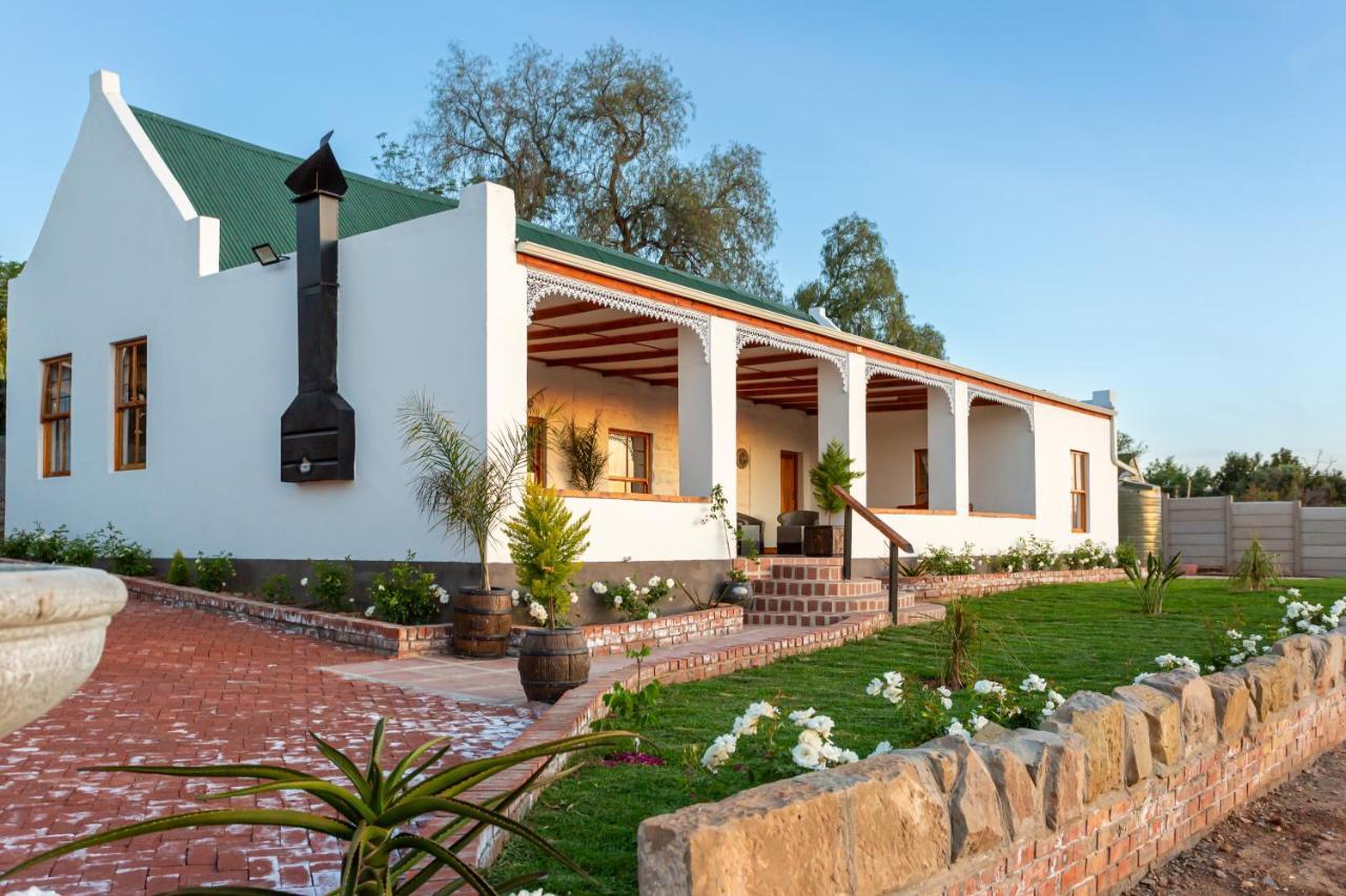 Ravenscliff White House Oudtshoorn